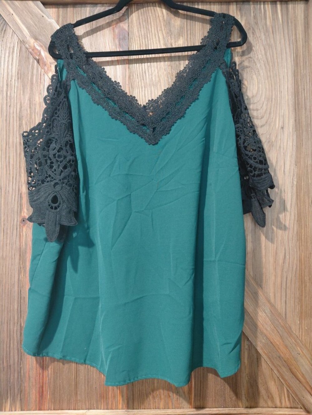 SHEIN Curve 4XL Green Cold Shoulder Blouse Black Crochet Lace Sleeve Top NWOT